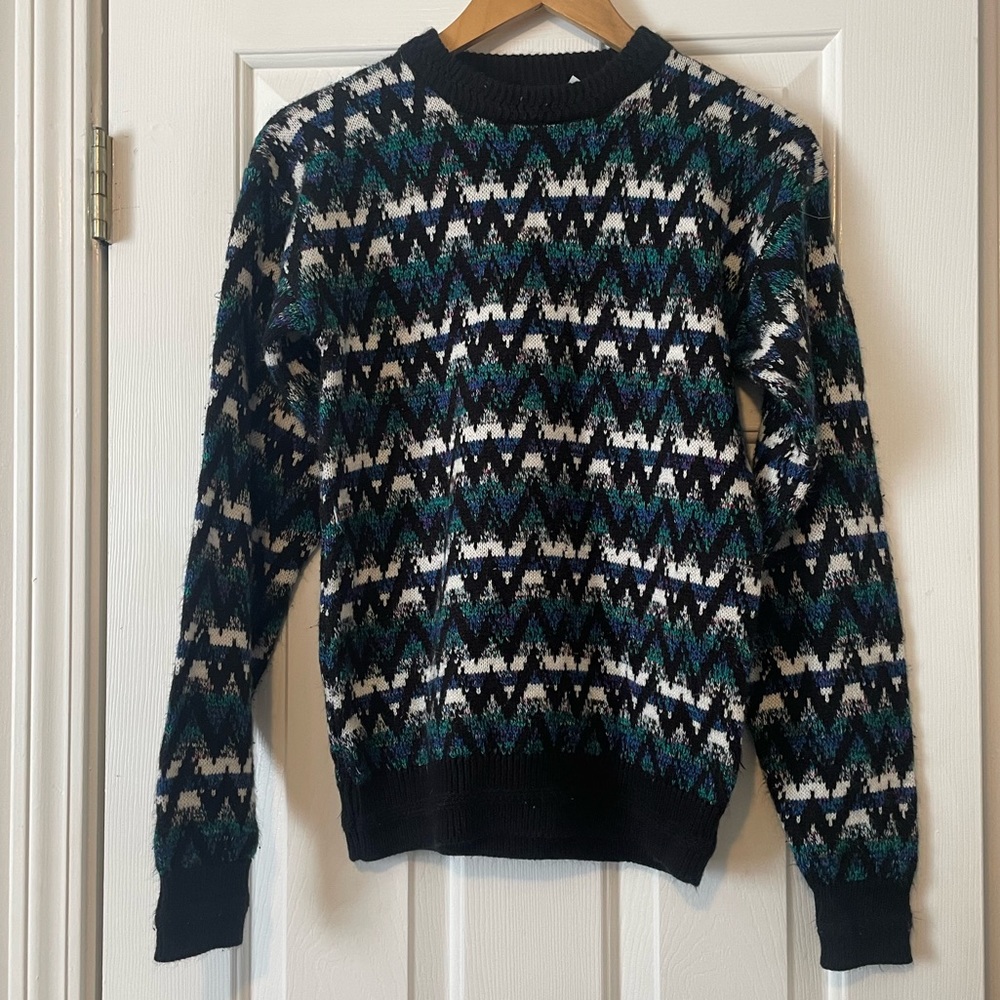 Tomorrow's Generation Black & Blue Chevron Vintage Sweater 0132